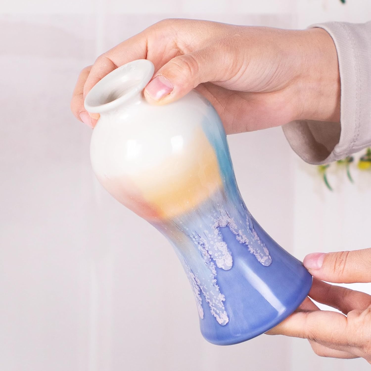 KAMMAK ceramic vase detail image 4