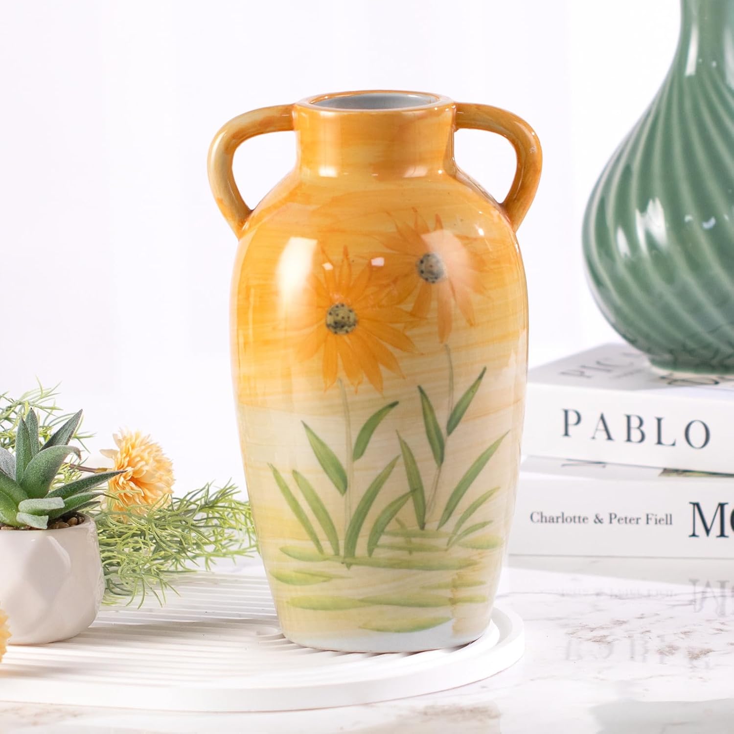 KAMMAK ceramic vase detail image 4