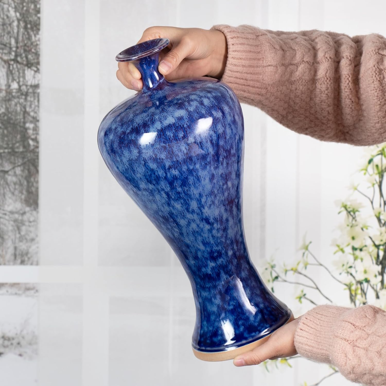 KAMMAK colored ceramic vase - glossy embossed floral finish