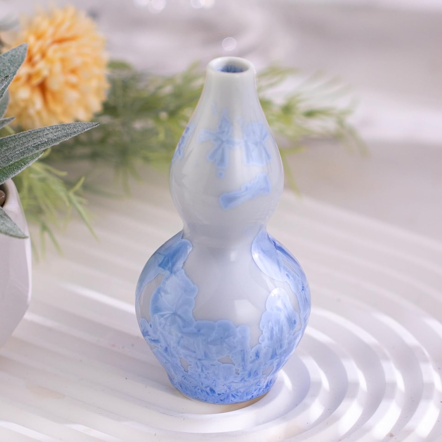 KAMMAK colored ceramic vase - modern decorative styling