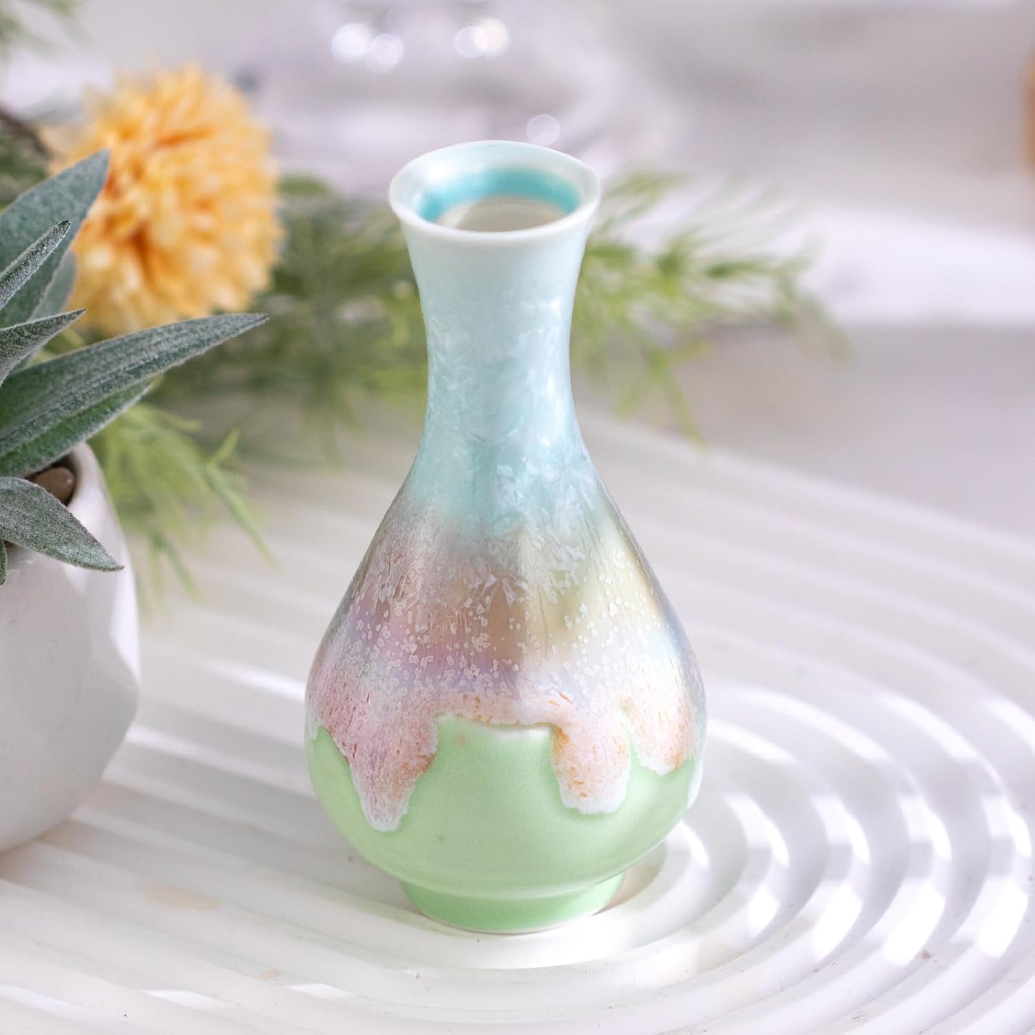 KAMMAK colored ceramic vase - modern decorative styling