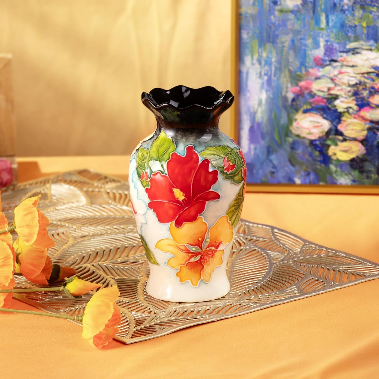 KAMMAK ceramic vase detail image 1