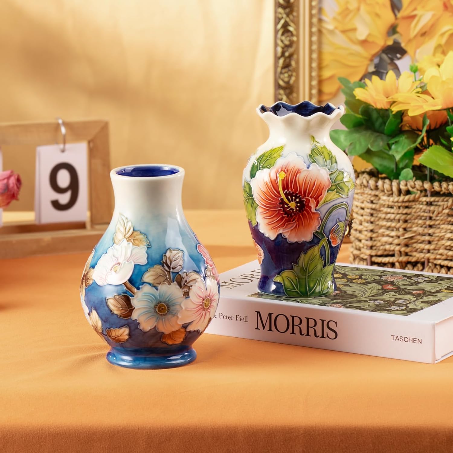 KAMMAK ceramic vase detail image 1