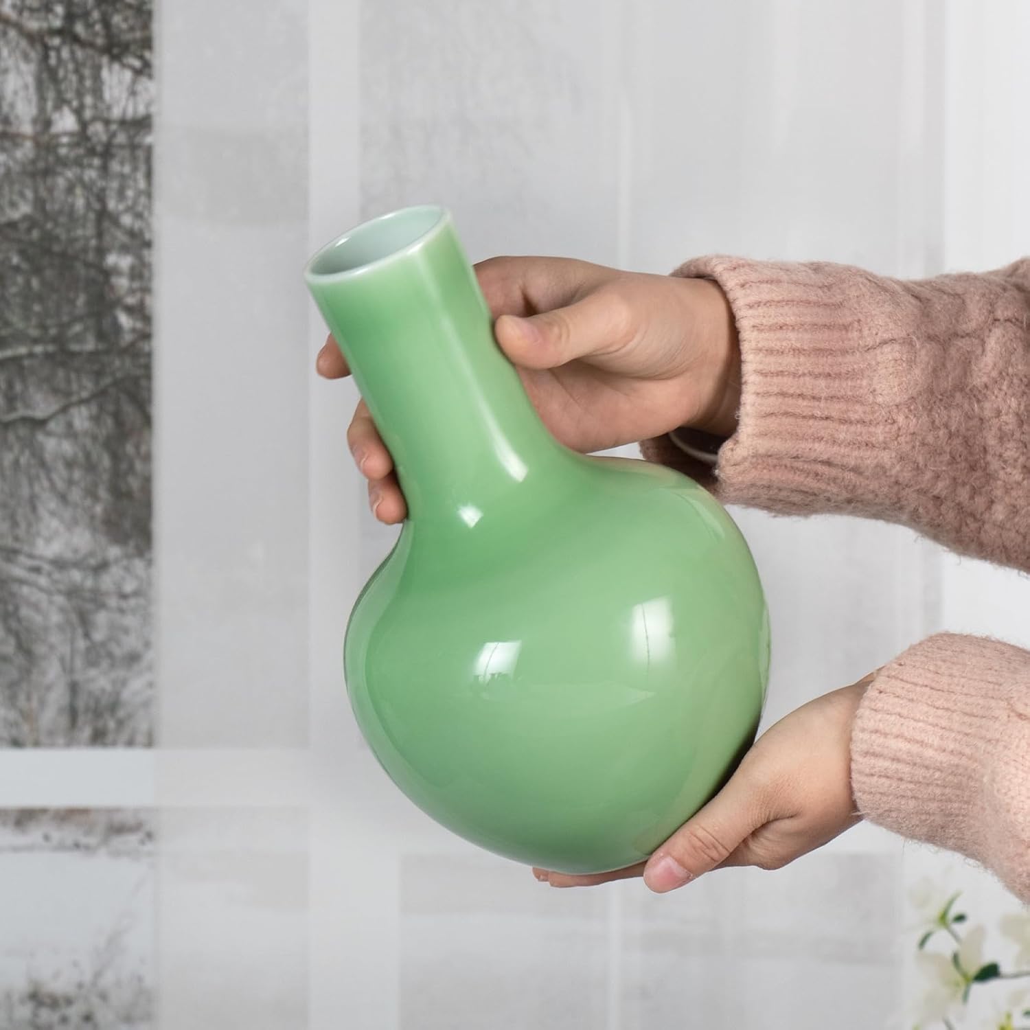 KAMMAK ceramic vase detail image 2