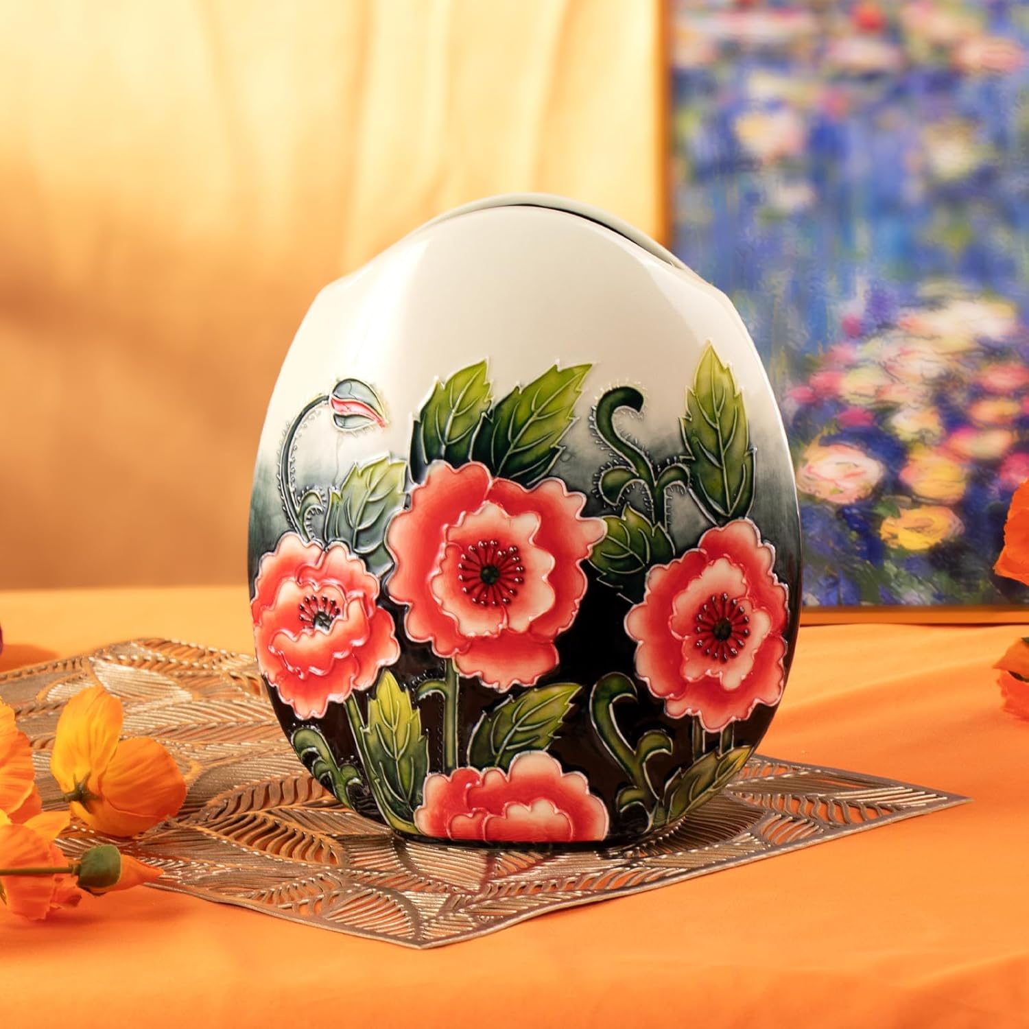 KAMMAK ceramic vase detail image 1