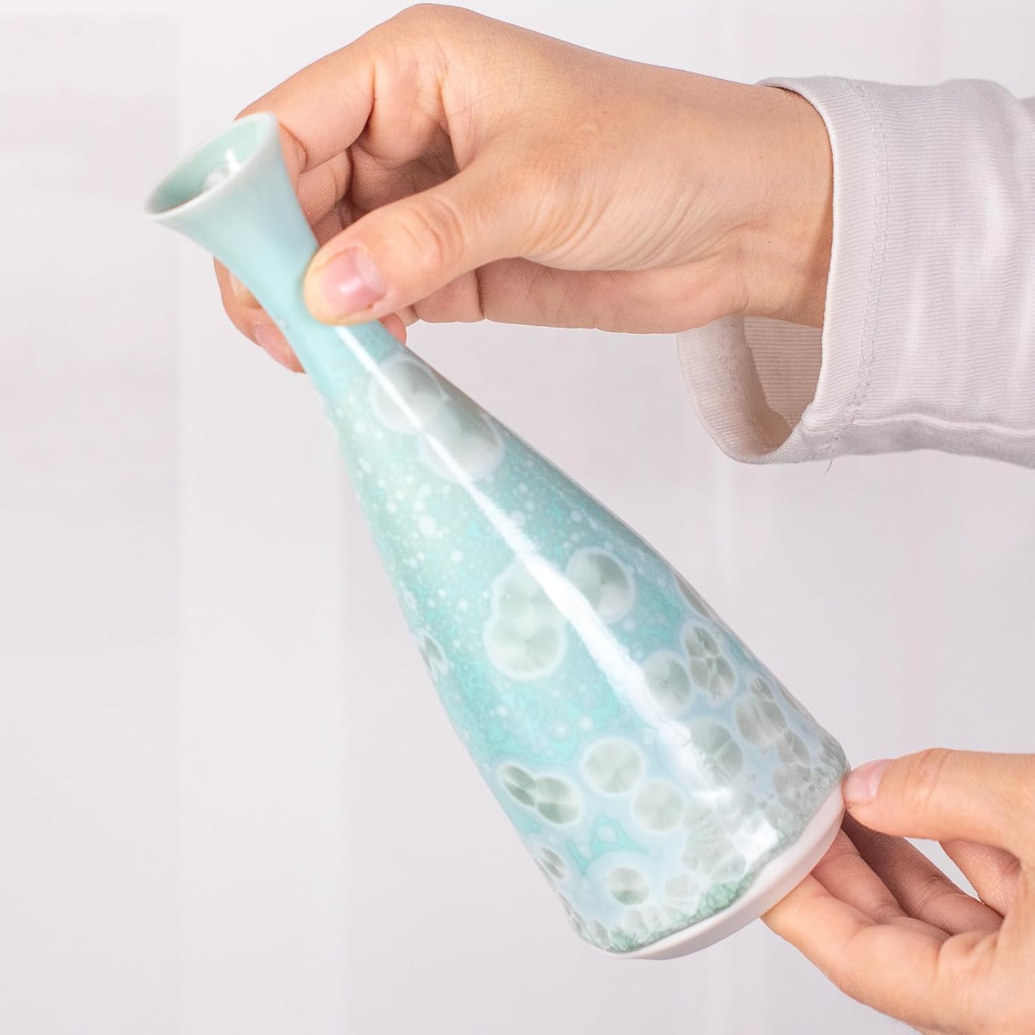 KAMMAK ceramic vase detail image 1