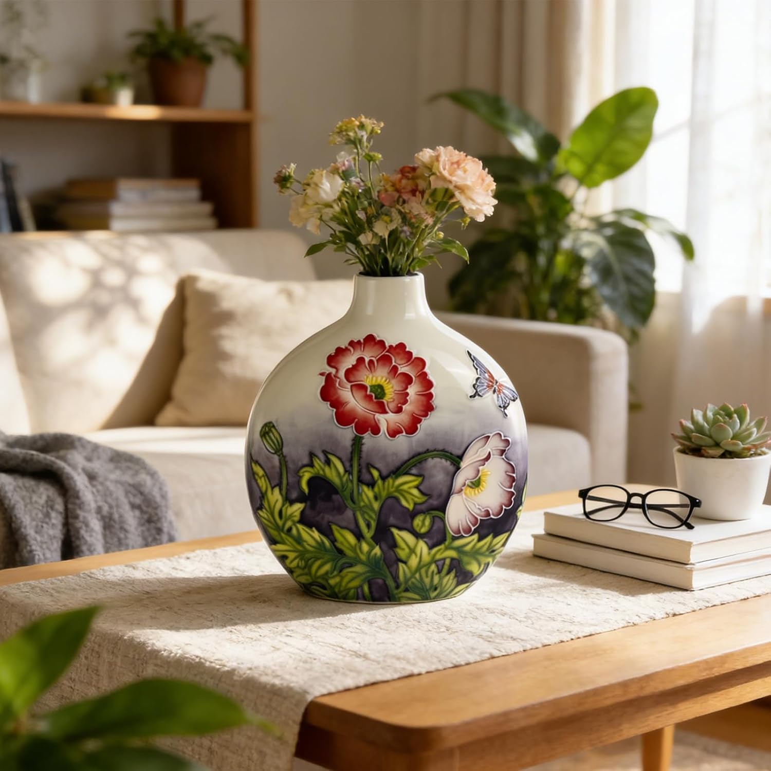 KAMMAK hand-painted ceramic vase - detail image 2