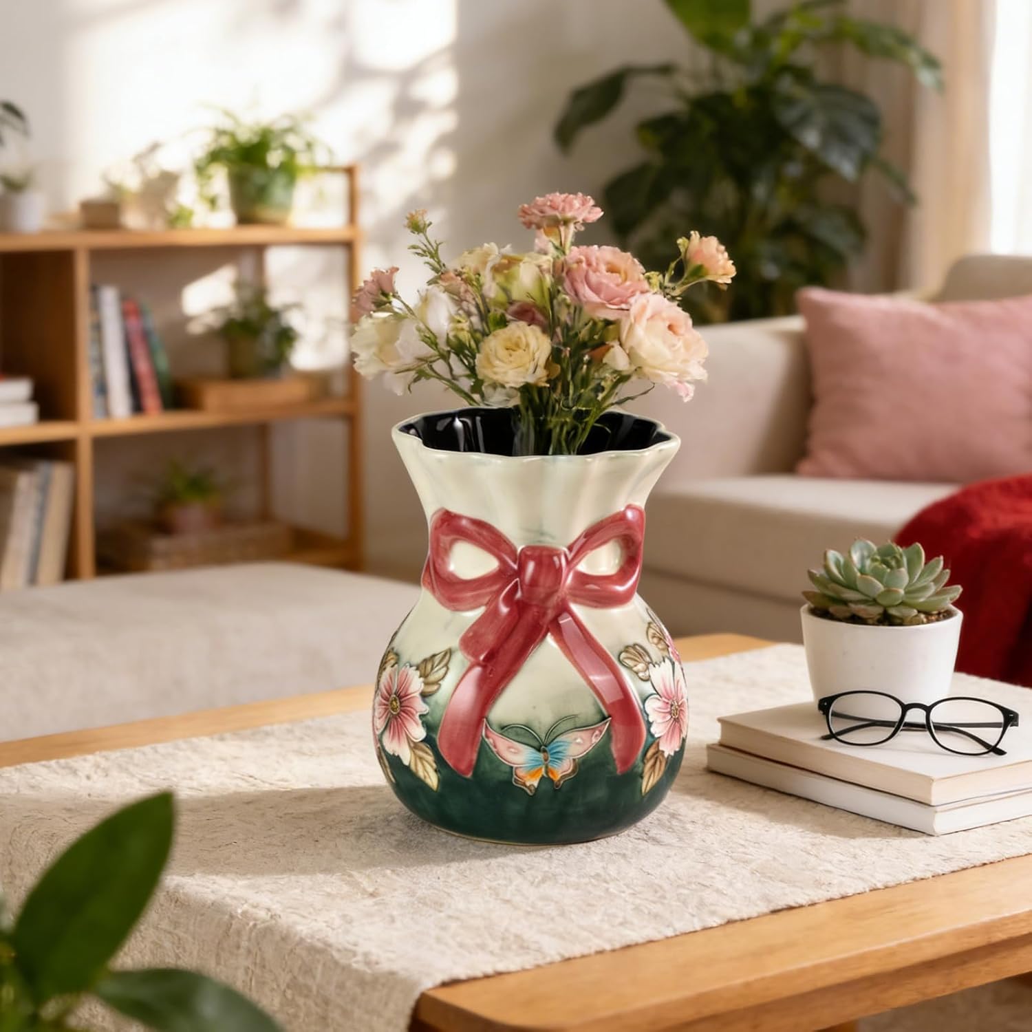 KAMMAK hand-painted ceramic vase - detail image 2