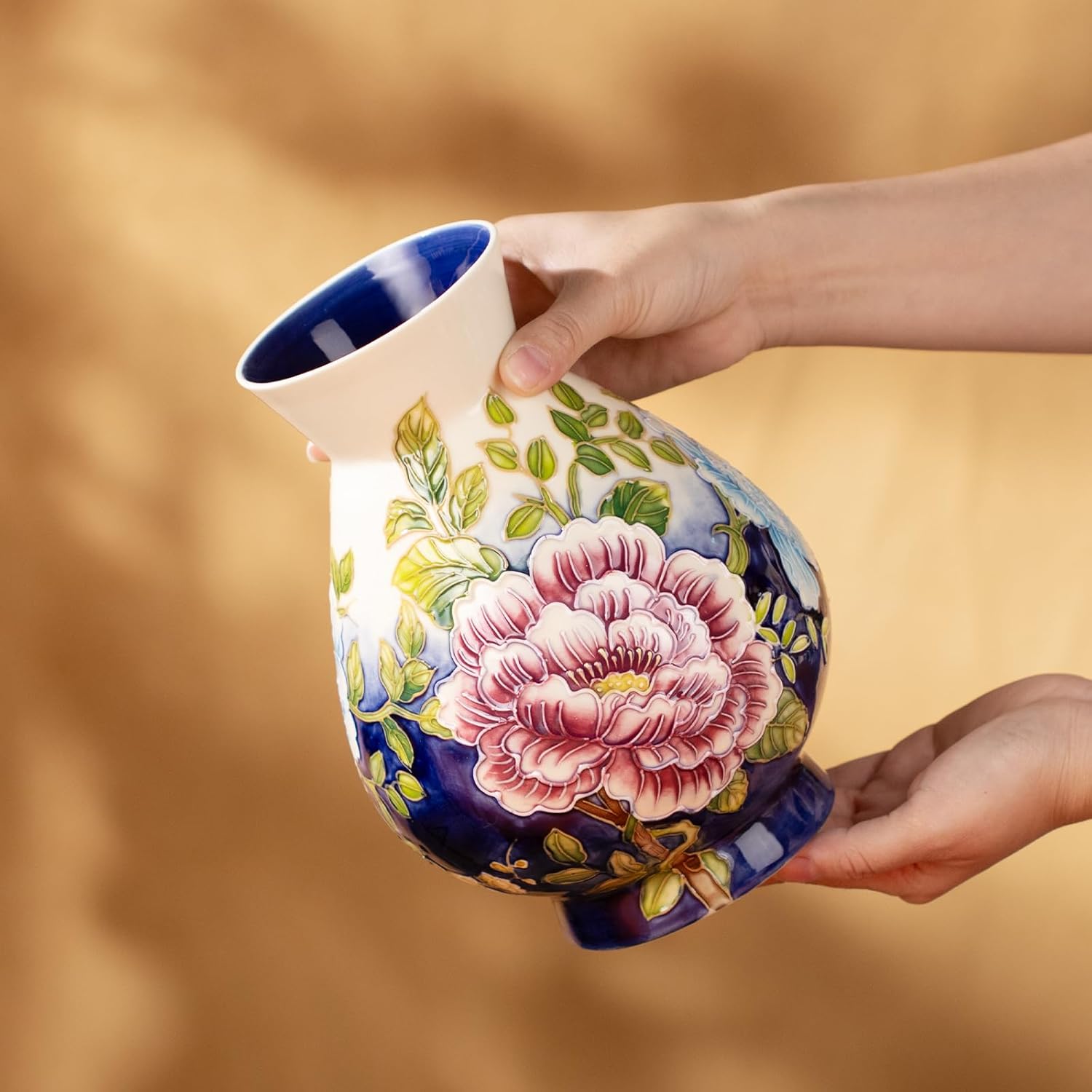 KAMMAK hand-painted ceramic vase - detail image 4