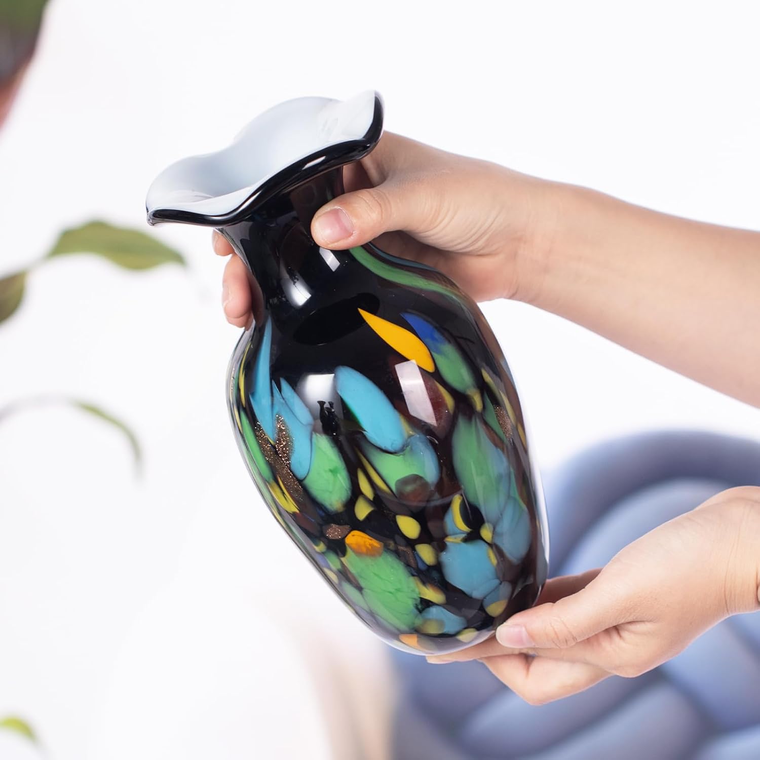 KAMMAK colored glass vase - detail image 4