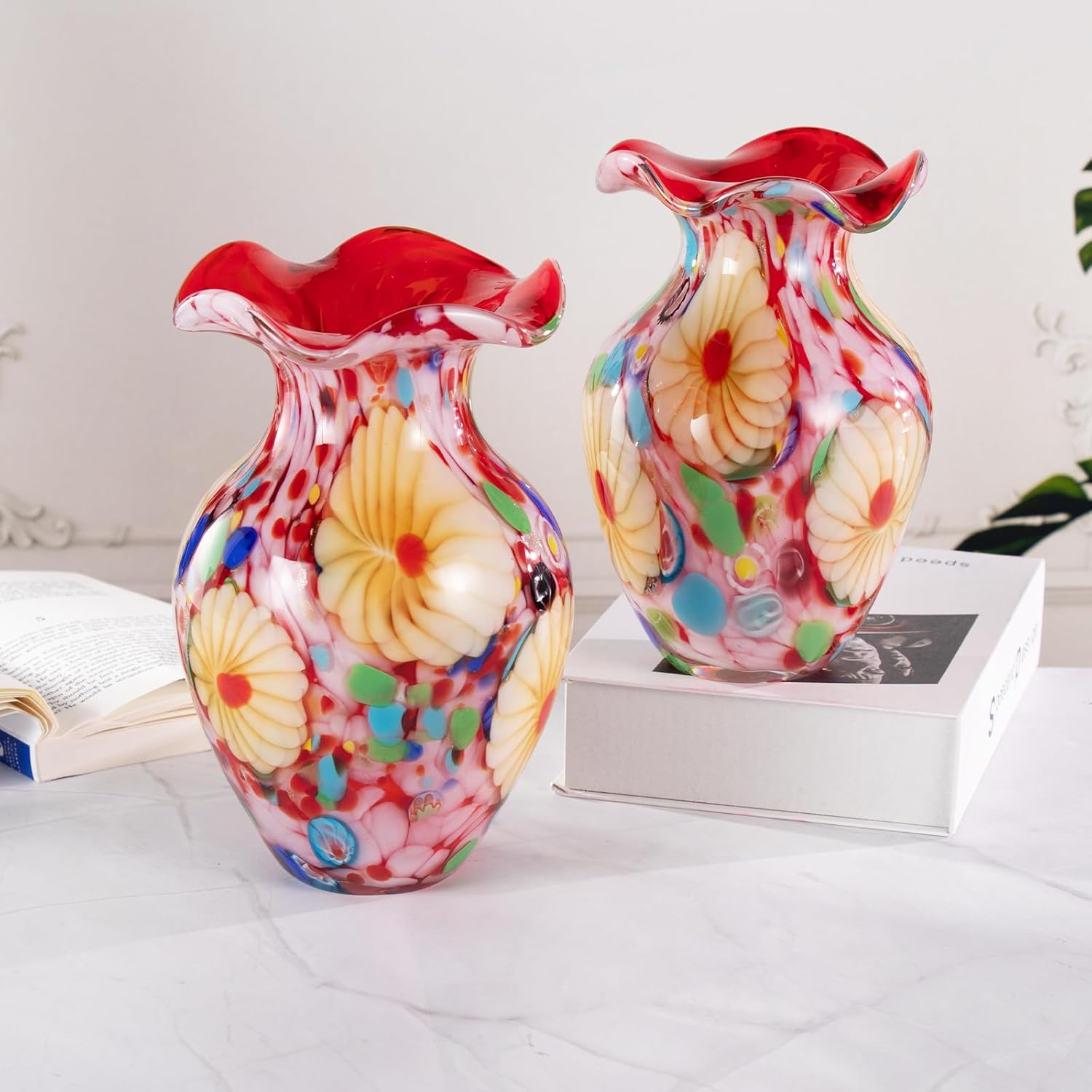 KAMMAK decorative glass vase detail image 1