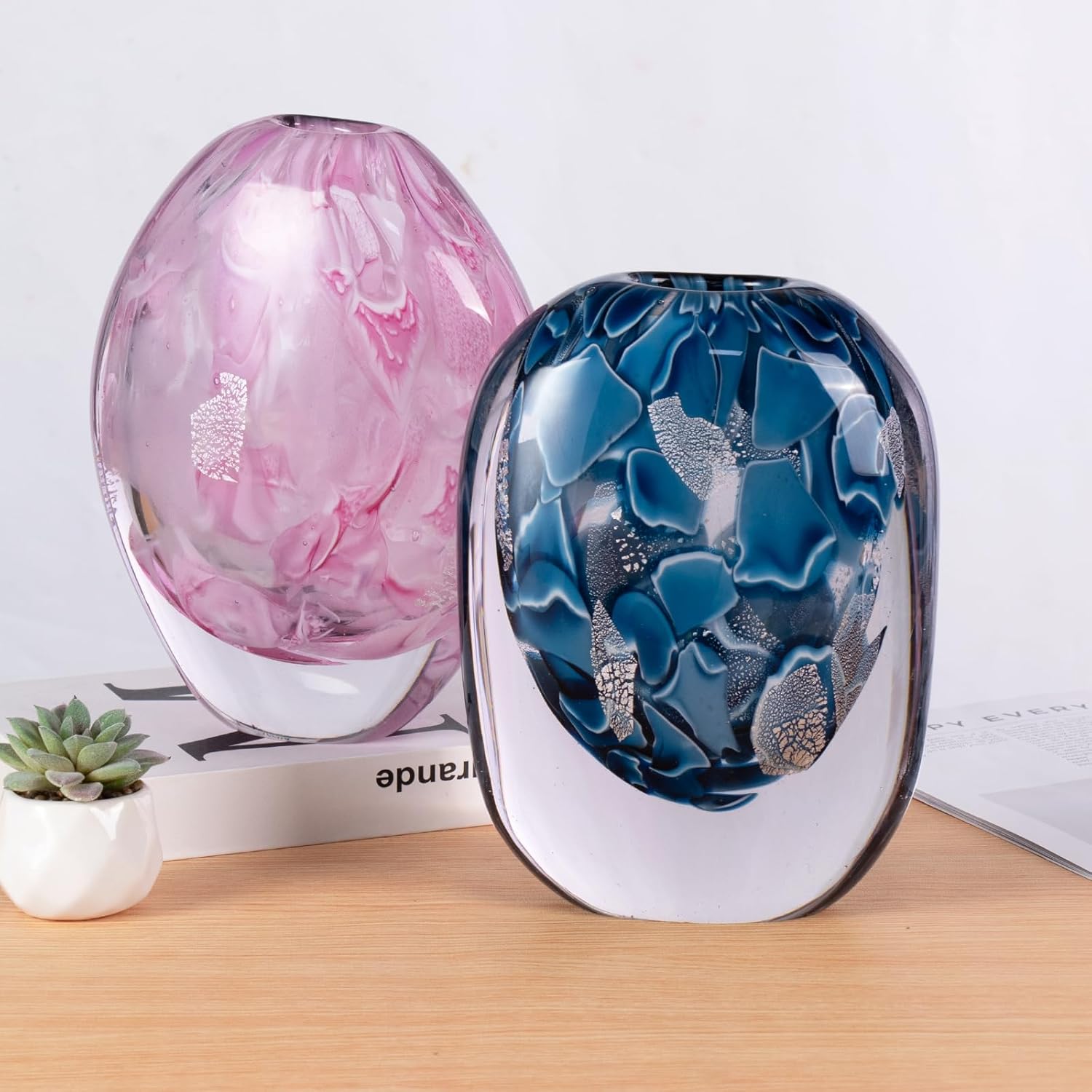 KAMMAK glass vase detail image 1