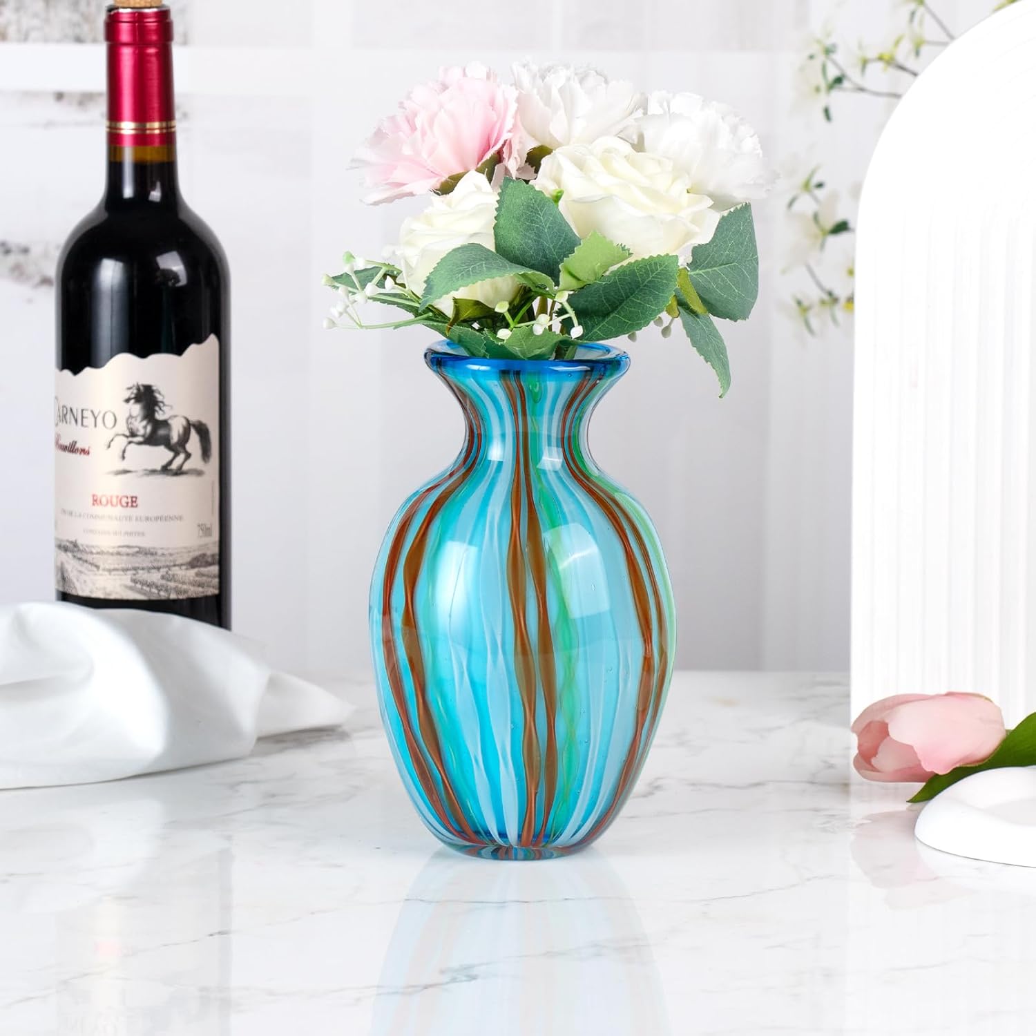 KAMMAK colored glass vase detail image 2