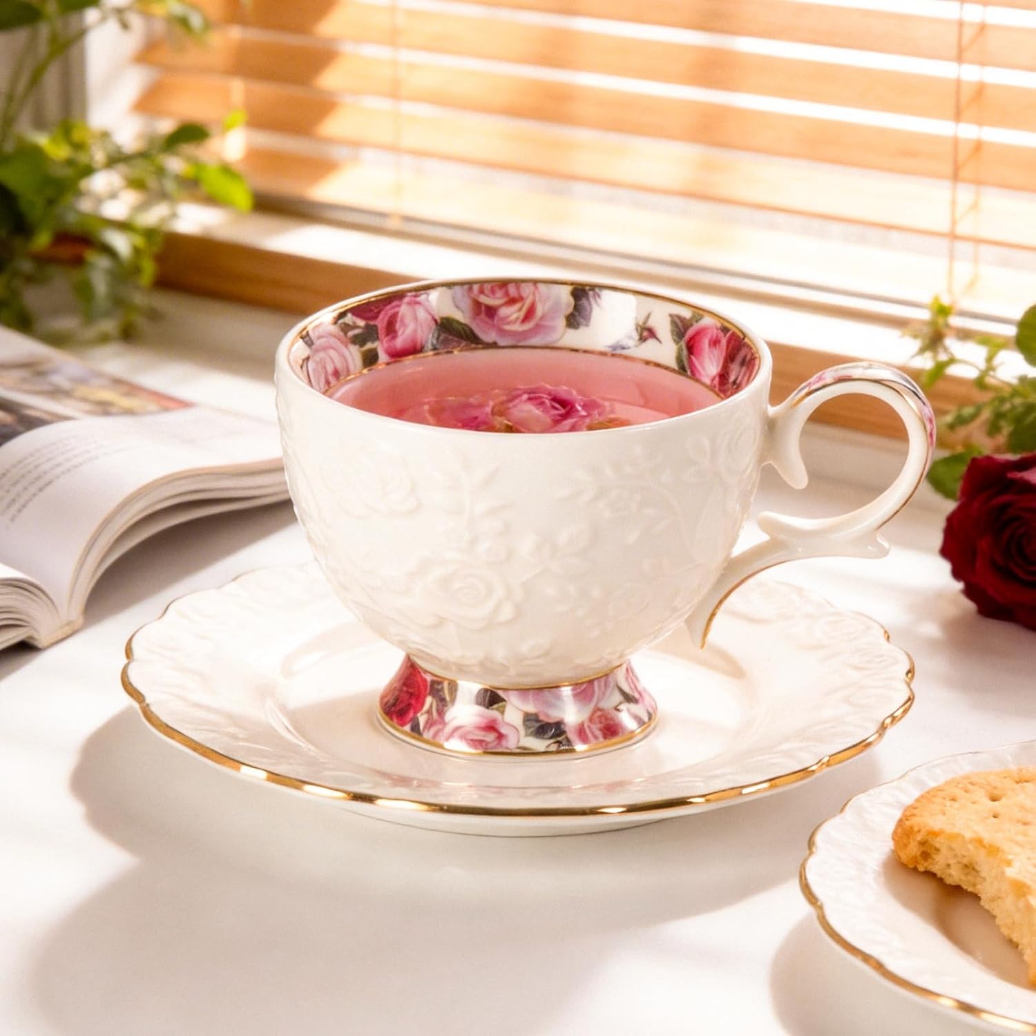 KAMMAK rose teacup and saucer detail image 3