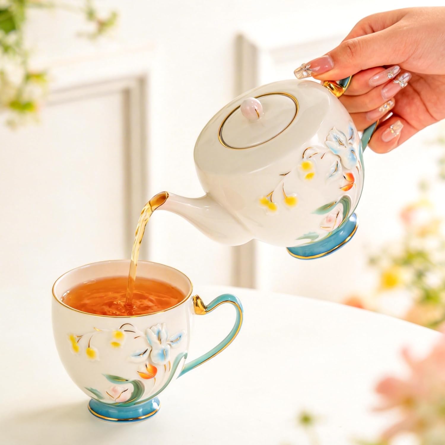 KAMMAK vintage porcelain teapot with gold trim - detail image 2