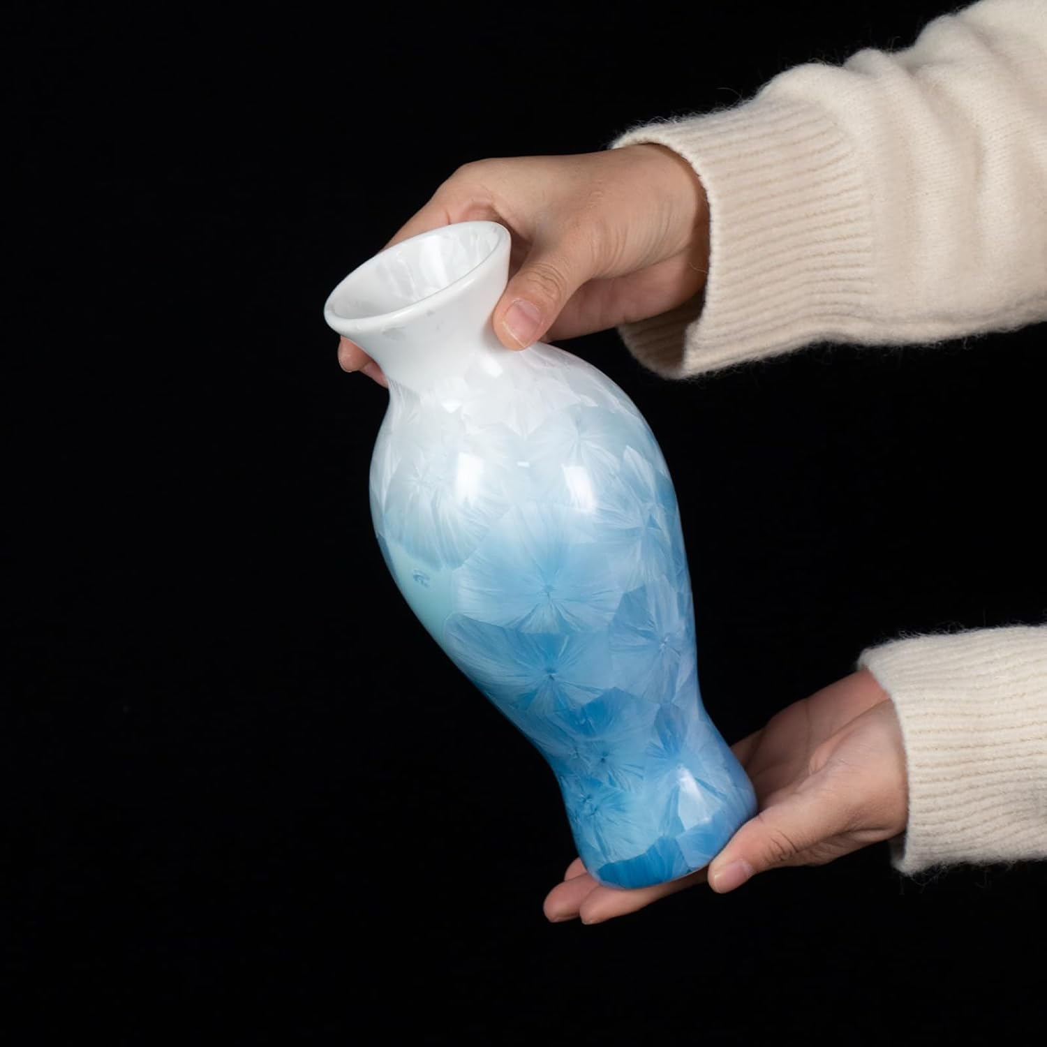 KAMMAK colored ceramic vase - decorative detail image 4