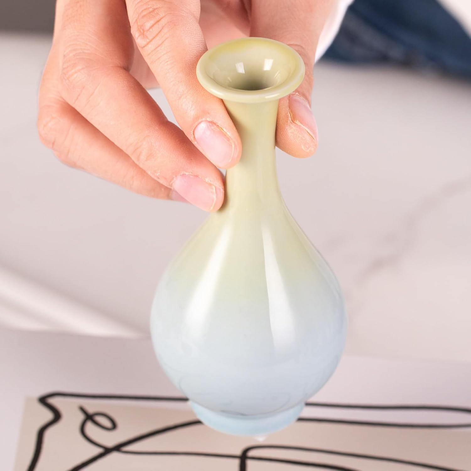 KAMMAK colored ceramic vase - decorative detail image 4