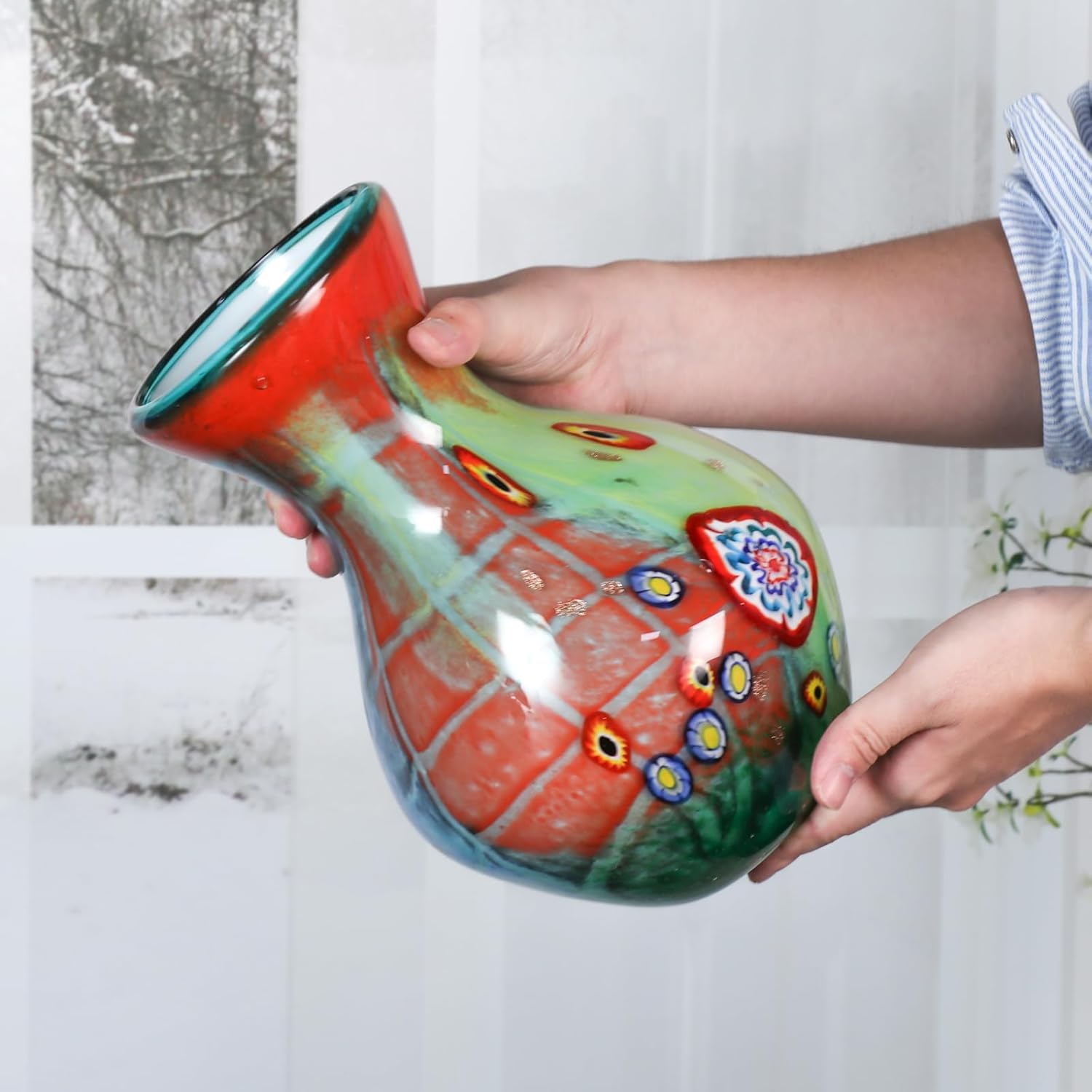 KAMMAK colored glass vase detail image 4