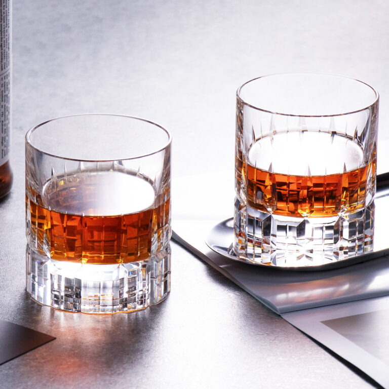 Crystal Whiskey Glasses Set of 2, Luxury 7.78oz Old Fashioned – detail view 3