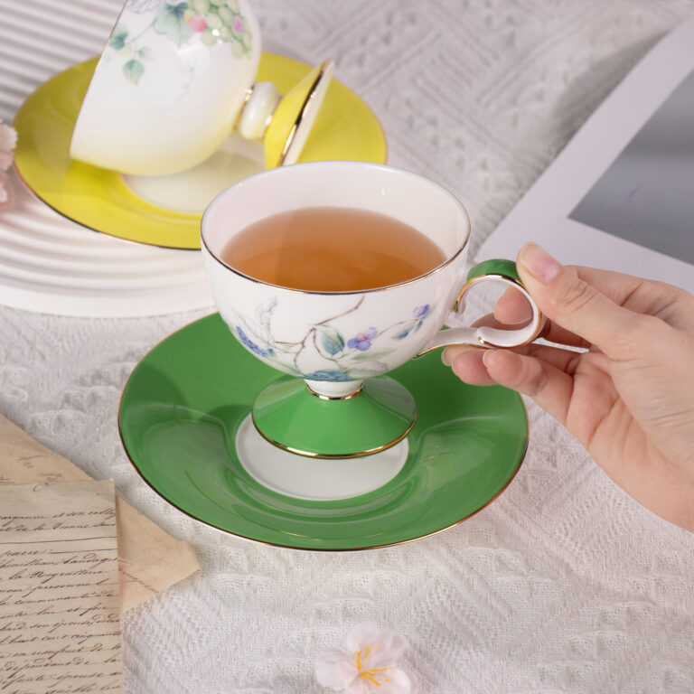 Ceramic Tea Cup and Saucer Set with Gold Trim, Grape – detail view 2
