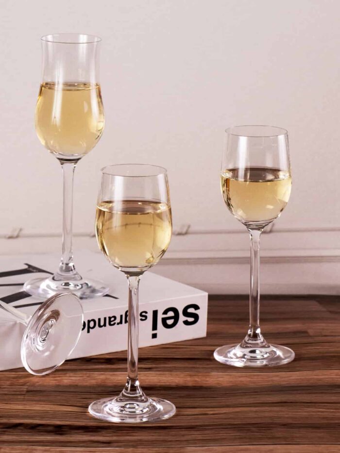 KAMMAK champagne glass detail