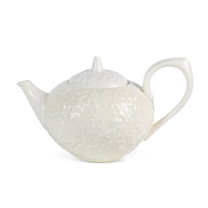 KAMMAK Teapot with Handle, Vintage Porcelain Tea Pot with Gold Trim, Blooming & Loose Leaf Teapot, Festive Holiday Serveware, Gifts for Women, Creamy White - 28 oz