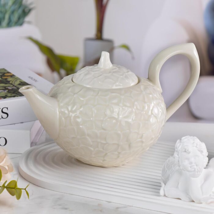 KAMMAK Teapot with Handle, Vintage Porcelain Tea Pot with Gold Trim, Blooming & Loose Leaf Teapot, Festive Holiday Serveware, Gifts for Women, Creamy White - 28 oz