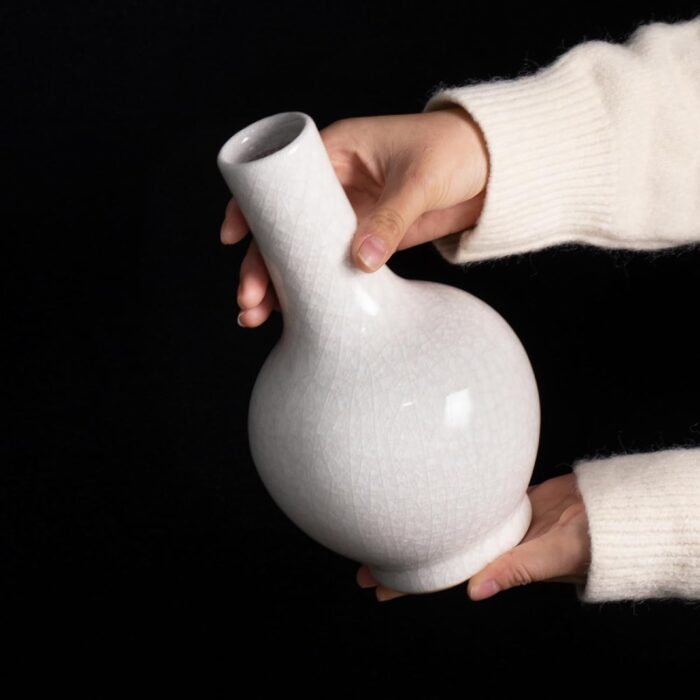 Colored Ceramic Vase, Beautiful Hand-Painted Decorative Vase, Modern Art Porcelain Vase for Flower Mantle Dining Table Centerpiece, Entryway Living Room Wedding Decoration（DSH17）