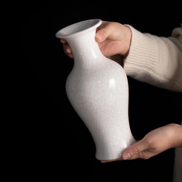 Colored Ceramic Vase, Beautiful Hand-Painted Decorative Vase, Modern Art Porcelain Vase for Flower Mantle Dining Table Centerpiece, Entryway Living Room Wedding Decoration（DSH19）