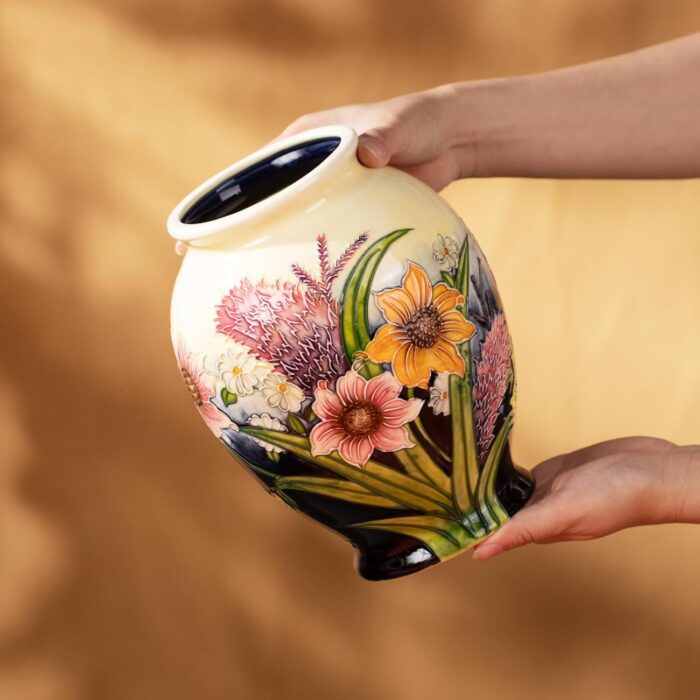 KAMMAK Colored Ceramic Vase, Beautiful Hand-Painted Decorative Vase, Modern Art Porcelain Vase for Flower Mantle Dining Table Centerpiece, Entryway Living Room Wedding...