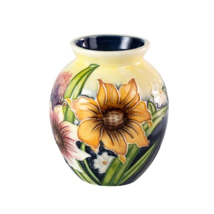KAMMAK Colored Ceramic Vase, Beautiful Hand-Painted Decorative Vase, Modern Art Porcelain Vase for Flower Mantle Dining Table Centerpiece, Entryway Living Room Wedding...