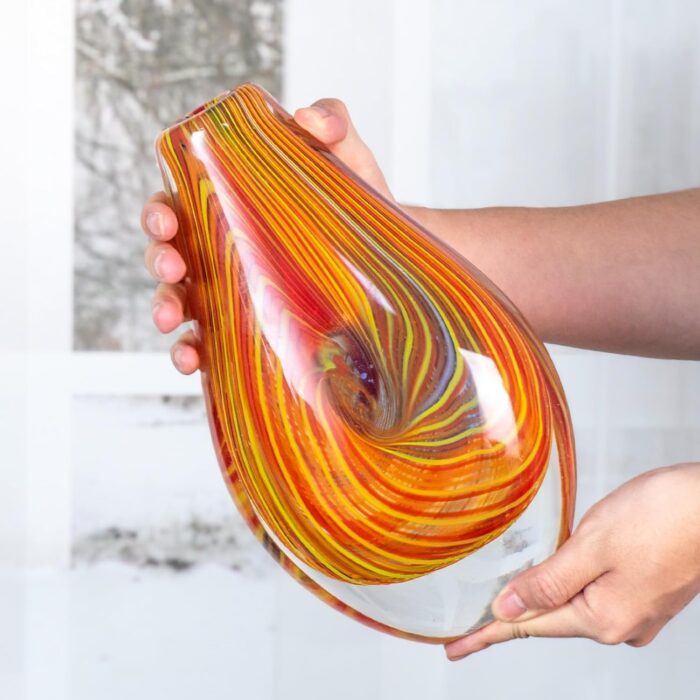 KAMMAK Colored Glass Vase, Beautiful Hand Blown Decorative Vase, Modern Art Vase for Flower Mantle Dining Table Centerpiece, Entryway Living Room Wedding Decoration (JG2112) KAMMAK 8HPJG02112 glass vase close-up material texture detail image 4