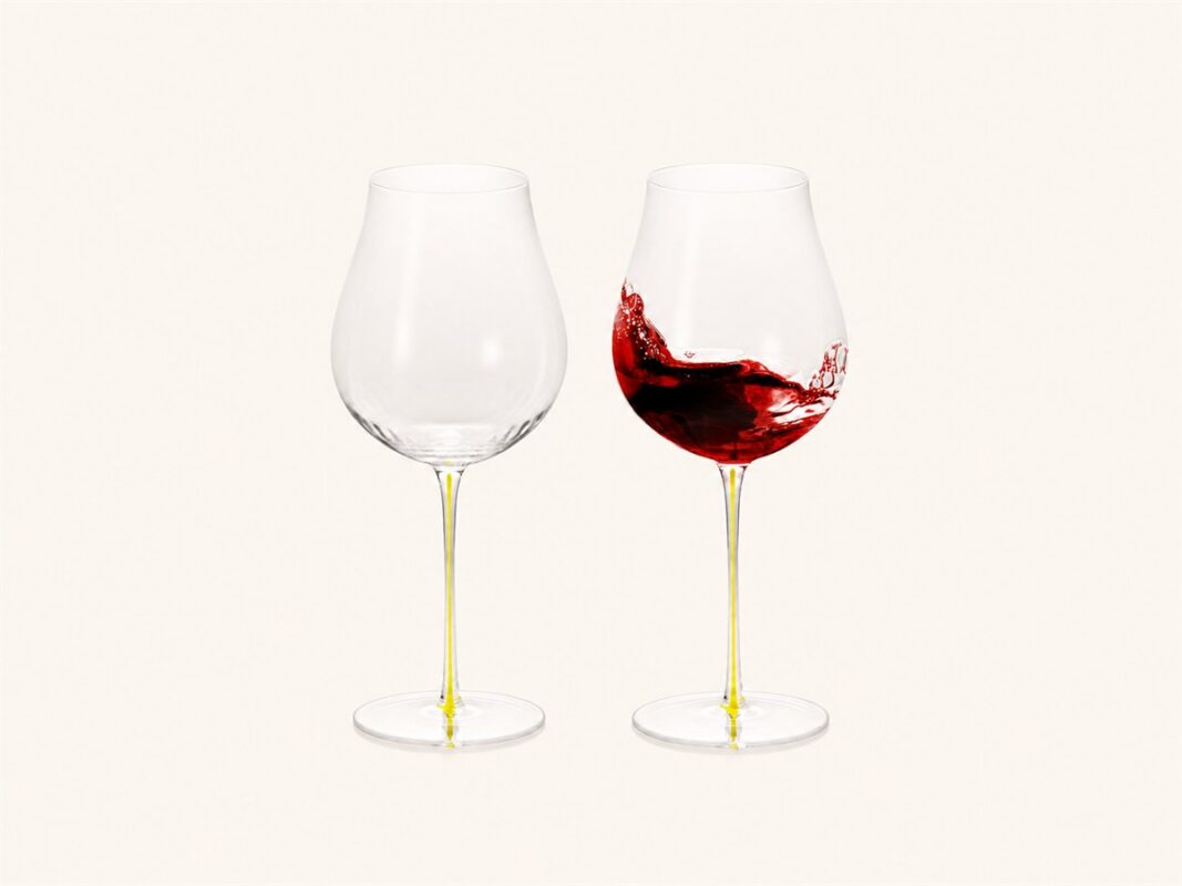 KAMMAK crystal wine glasses with a yellow color-thread accent in the stem