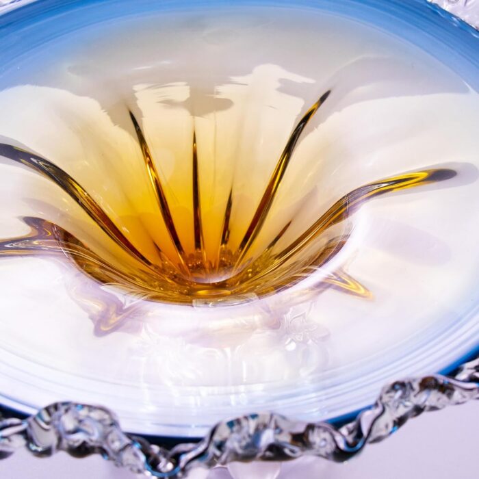 KAMMAK Glass Fruit Bowl, Handcraft Decorative Dessert Plate | Luxury Centerpiece, Aesthetic Counter Decor, Colored Modern Art, For Party Serving, SXY8 KAMMAK 8GPSXY008 decorative serving plate close-up material texture detail image 4