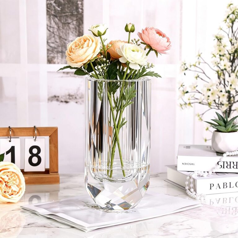 Transparent Glass Vase,Geometric Faceted Glass Design – detail view 2