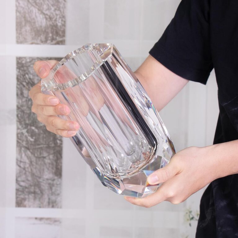Transparent Glass Vase,Geometric Faceted Glass Design – detail view 4
