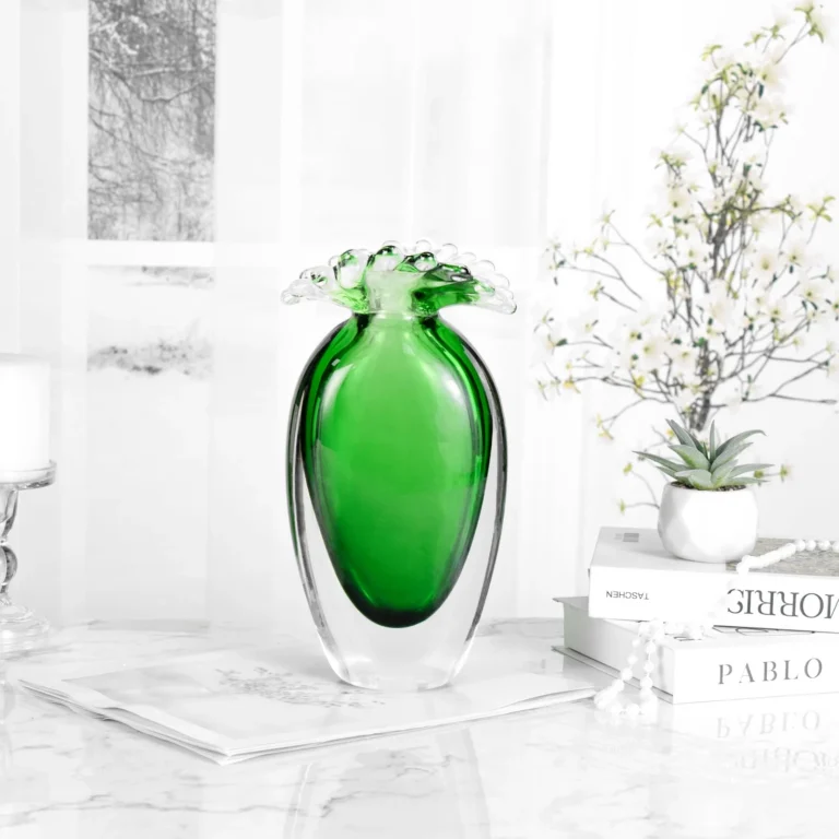 KAMMAK Emerald Green Hand-Blown Art Glass Vase - SYX025 - product image 3