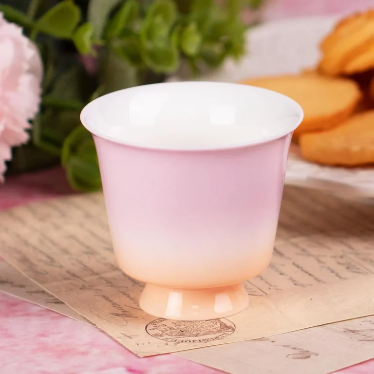 Single pink-peach gradient ceramic tea cup