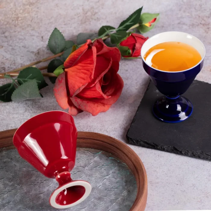 KAMMAK red and navy footed ceramic cups arranged with tea and roses KAMMAK 7KPSP680N+681N ceramic cup and saucer decorative craft detail image 7