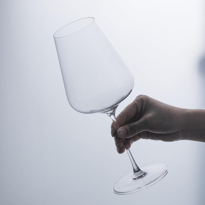 KAMMAK 8KPDY030 wine glasses styled on dining table image 5