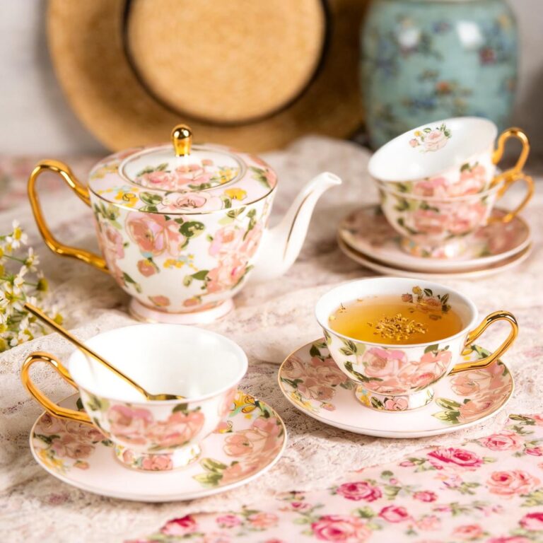 Porcelain Tea Set with Teapot, Teacups, Saucers and Spoons, NX050 – detail view 3