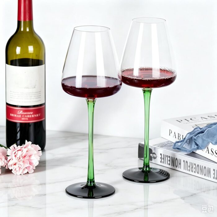 KAMMAK 8KPXH045 wine glasses side angle view showing silhouette
