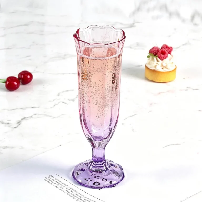 Purple 180 ml flutes for champagne, sparkling wine and cocktails