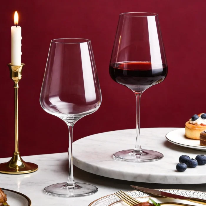 KAMMAK 8KPDY023 wine glasses styled on dining table image 5