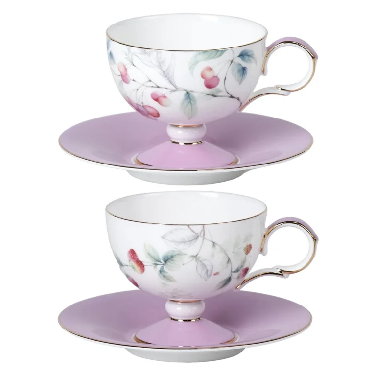 KAMMAK porcelain tea cups and saucers with floral pattern and gold trim